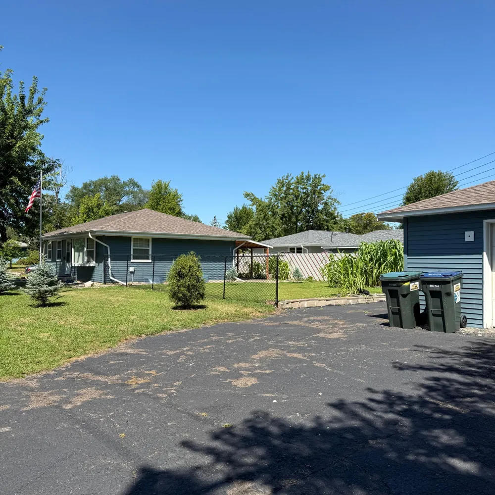2016 W 90th Street Bloomington, MN 55431