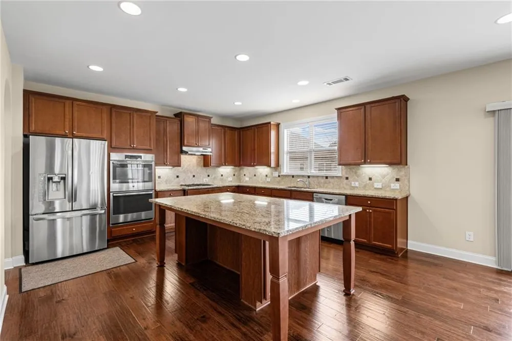501 La Perla Drive Sugar Hill, GA 30518