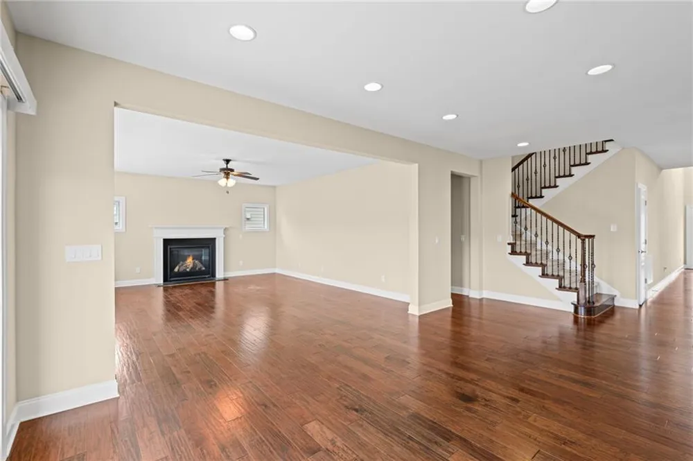 501 La Perla Drive Sugar Hill, GA 30518