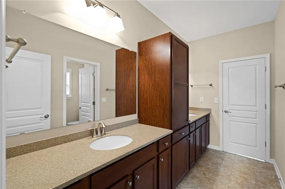 501 La Perla Drive Sugar Hill, GA 30518