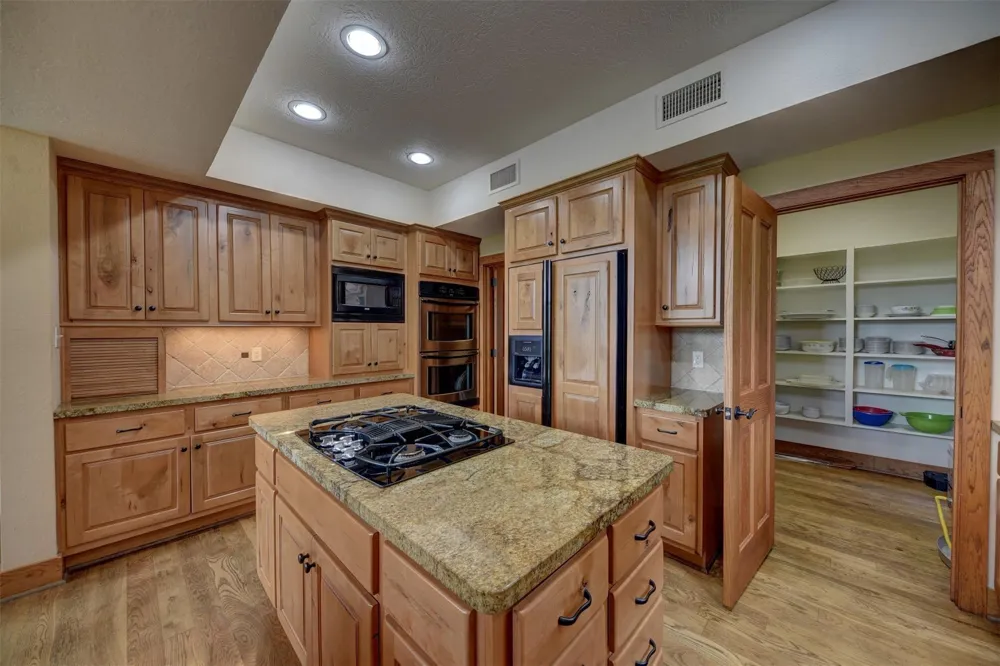 2316 Highway 159 E Bellville, TX 77418