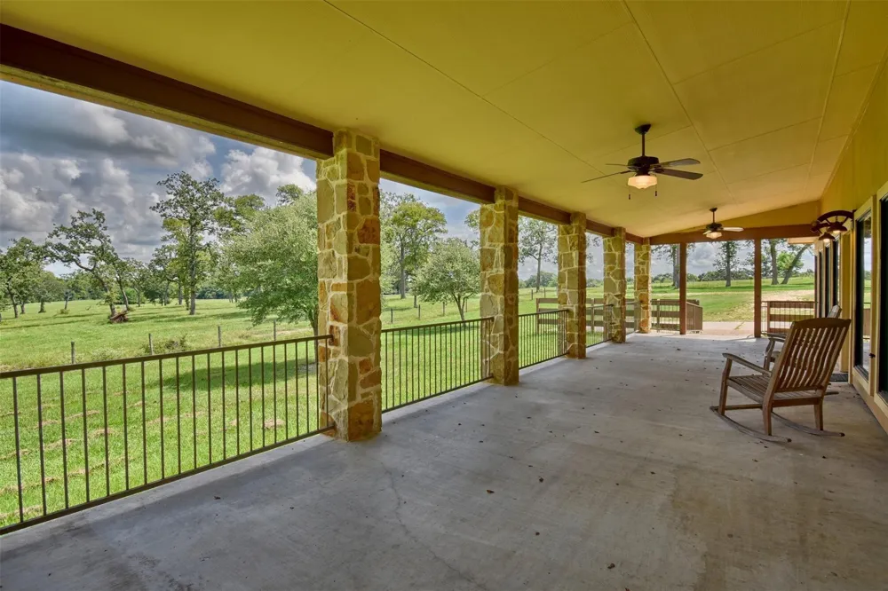 2316 Highway 159 E Bellville, TX 77418