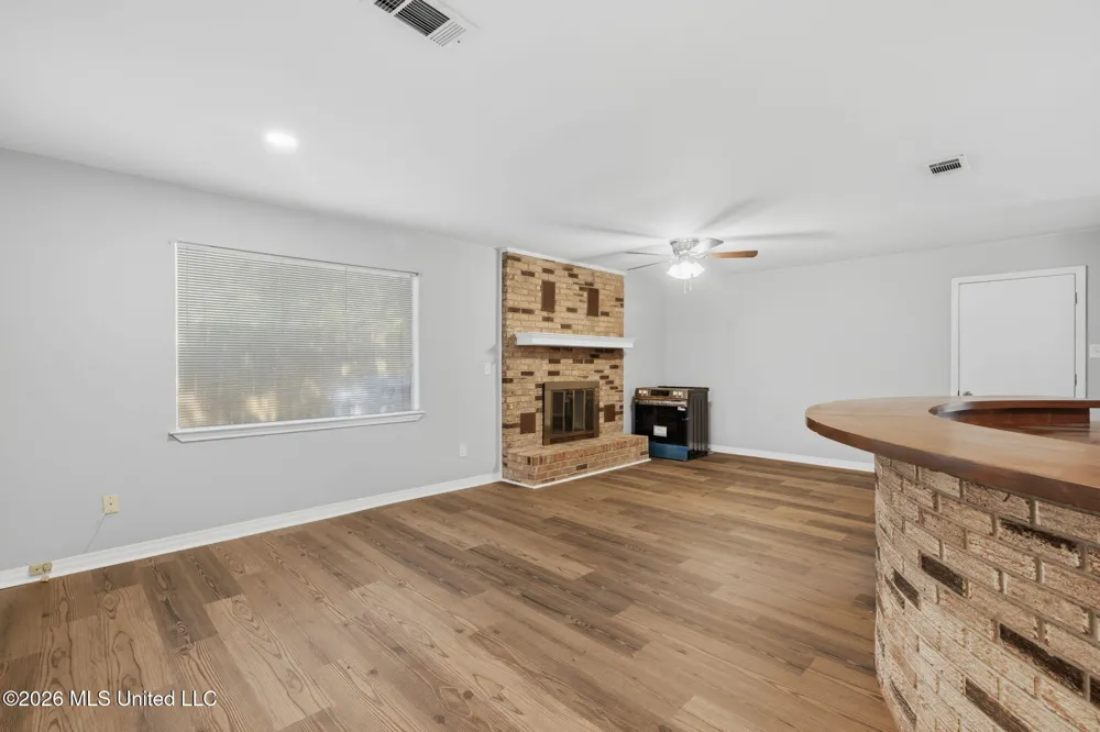 8505 Mermaid Avenue Ocean Springs, MS 39564