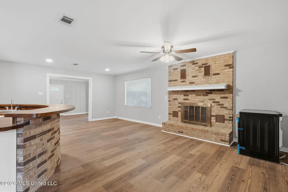 8505 Mermaid Avenue Ocean Springs, MS 39564
