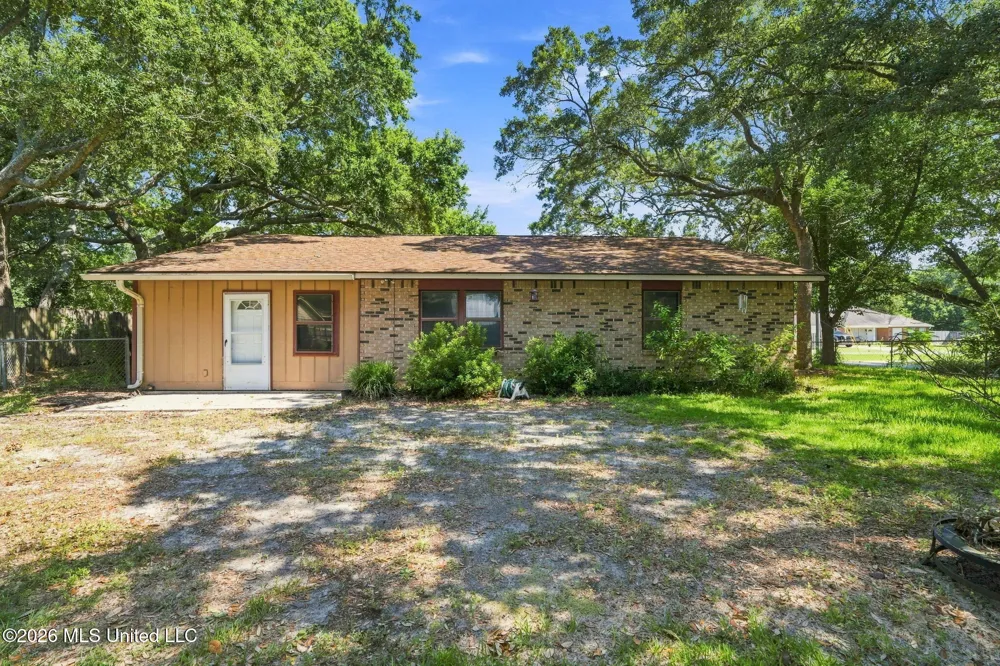 8505 Mermaid Avenue Ocean Springs, MS 39564