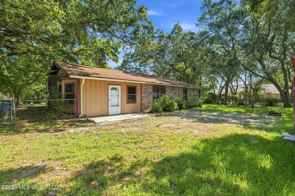 8505 Mermaid Avenue Ocean Springs, MS 39564