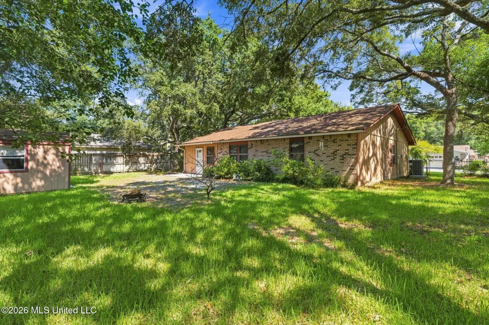 8505 Mermaid Avenue Ocean Springs, MS 39564