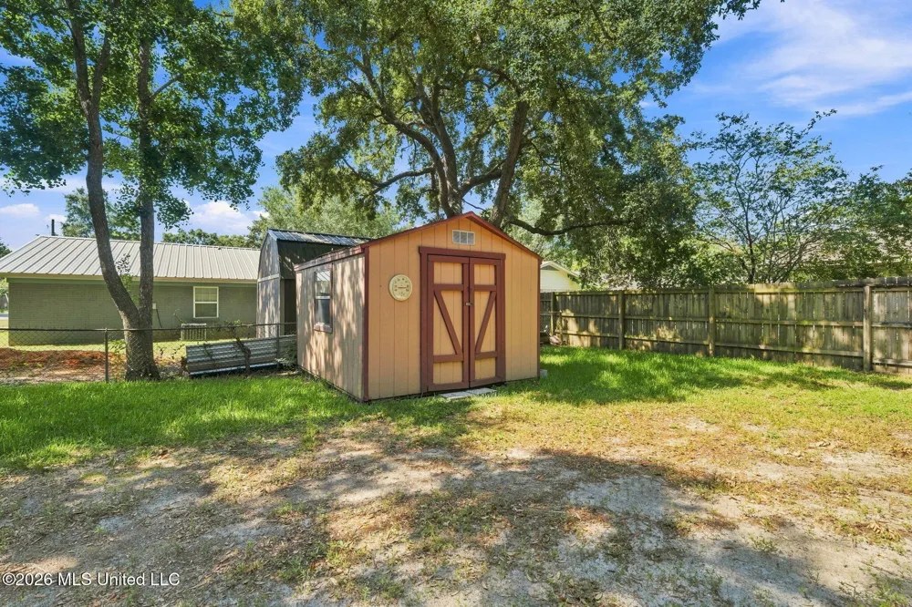 8505 Mermaid Avenue Ocean Springs, MS 39564