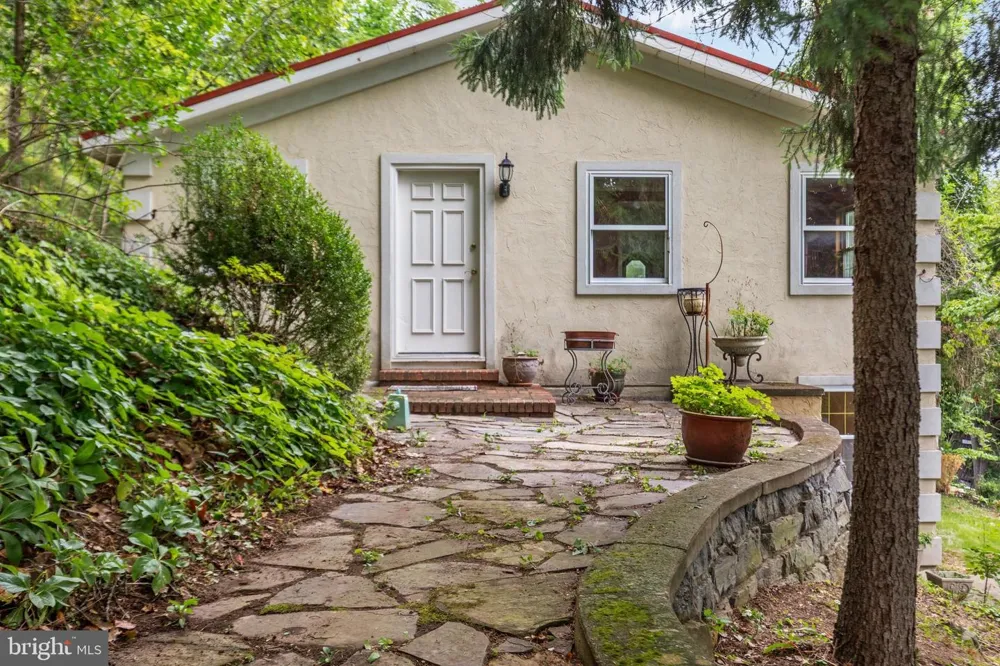 10170 CARPERS PIKE Yellow Spring, WV 26865