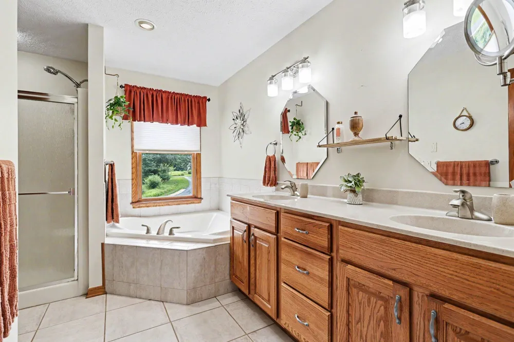 6457 Oak Court Berrien Center, MI 49102