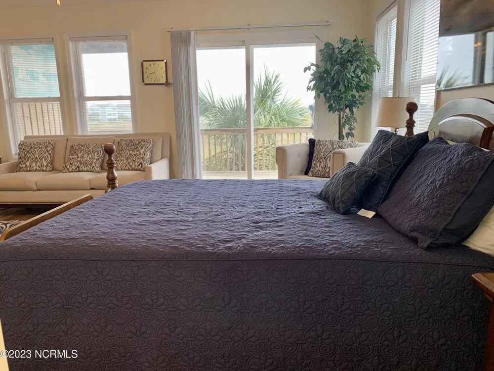 1601 A&B N New River Drive #B Surf City, NC 28445