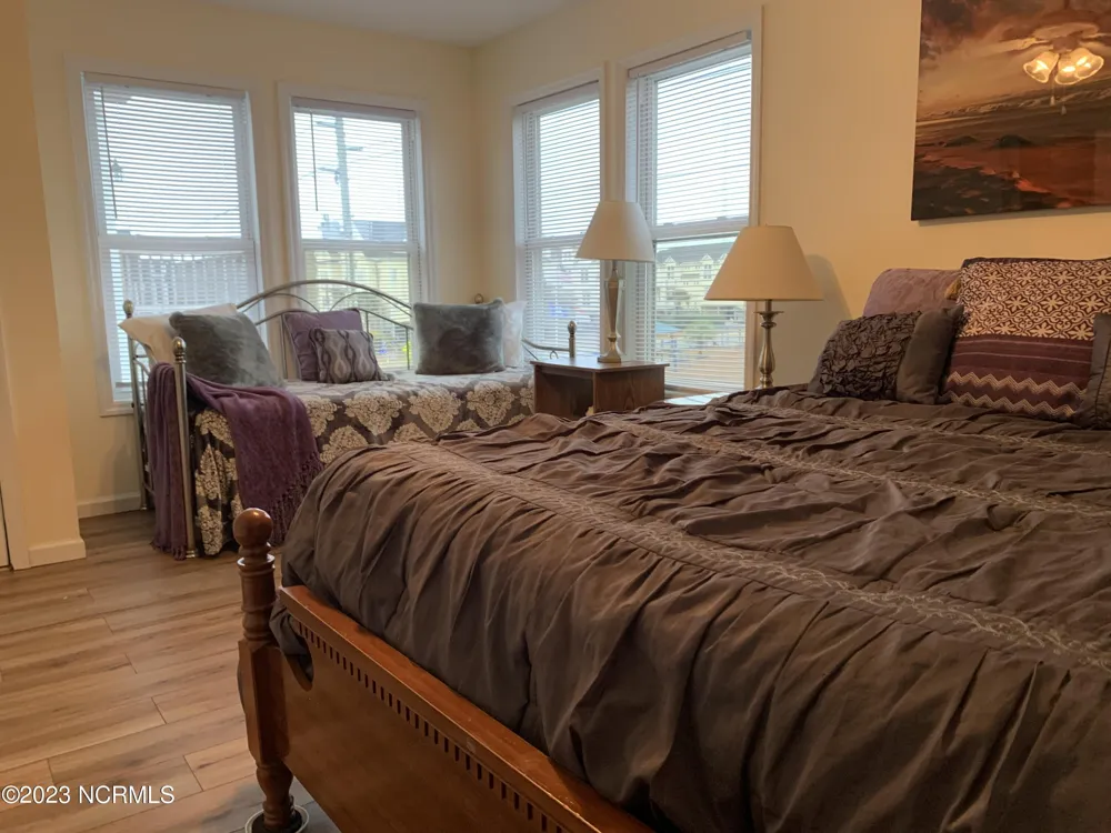 1601 A&B N New River Drive #B Surf City, NC 28445