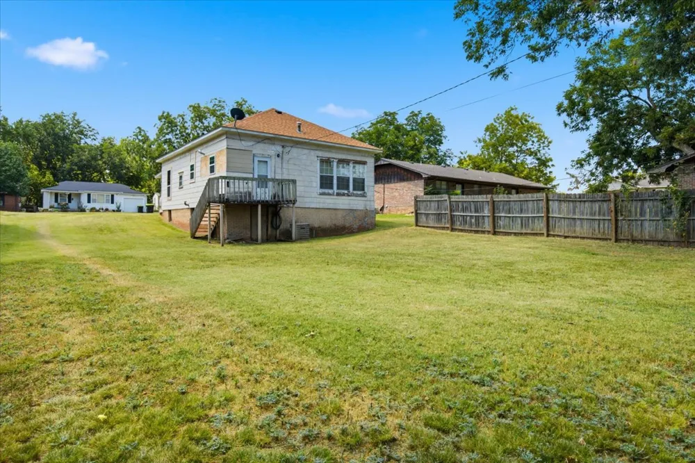 222 W 17th Ada, OK 74820