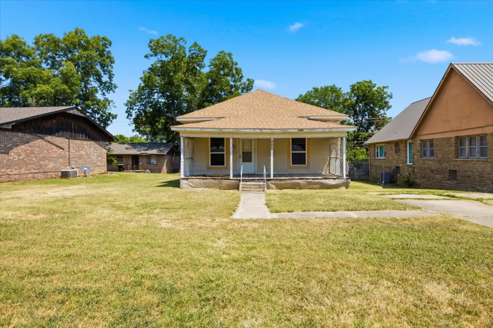 222 W 17th Ada, OK 74820