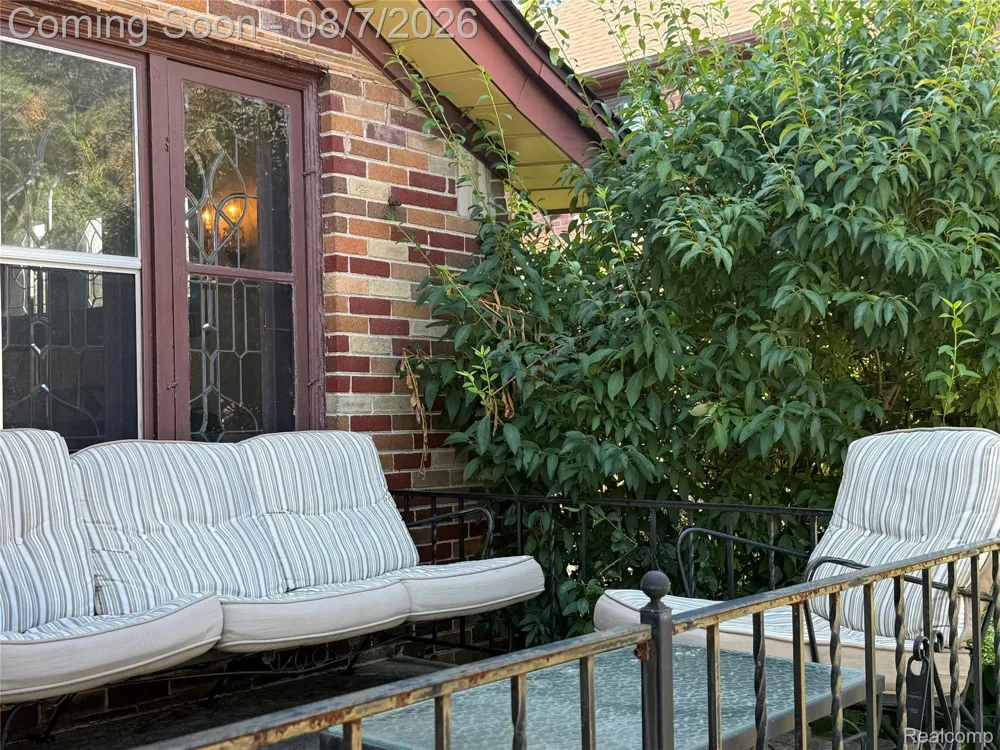 1305 Bedford Road Grosse Pointe Park City, MI 48230