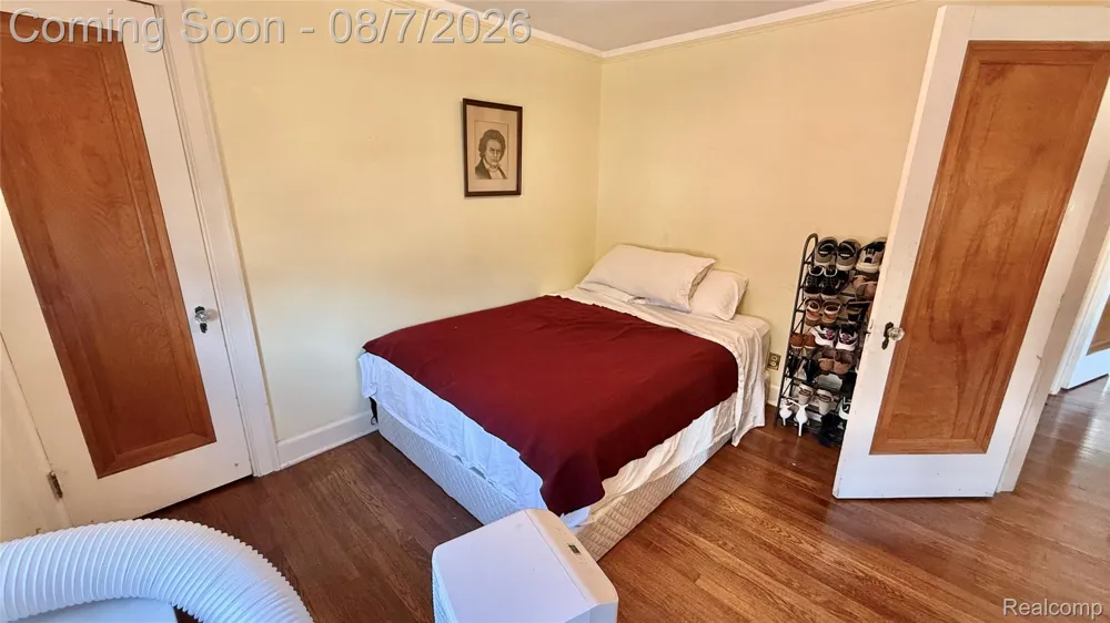 1305 Bedford Road Grosse Pointe Park City, MI 48230