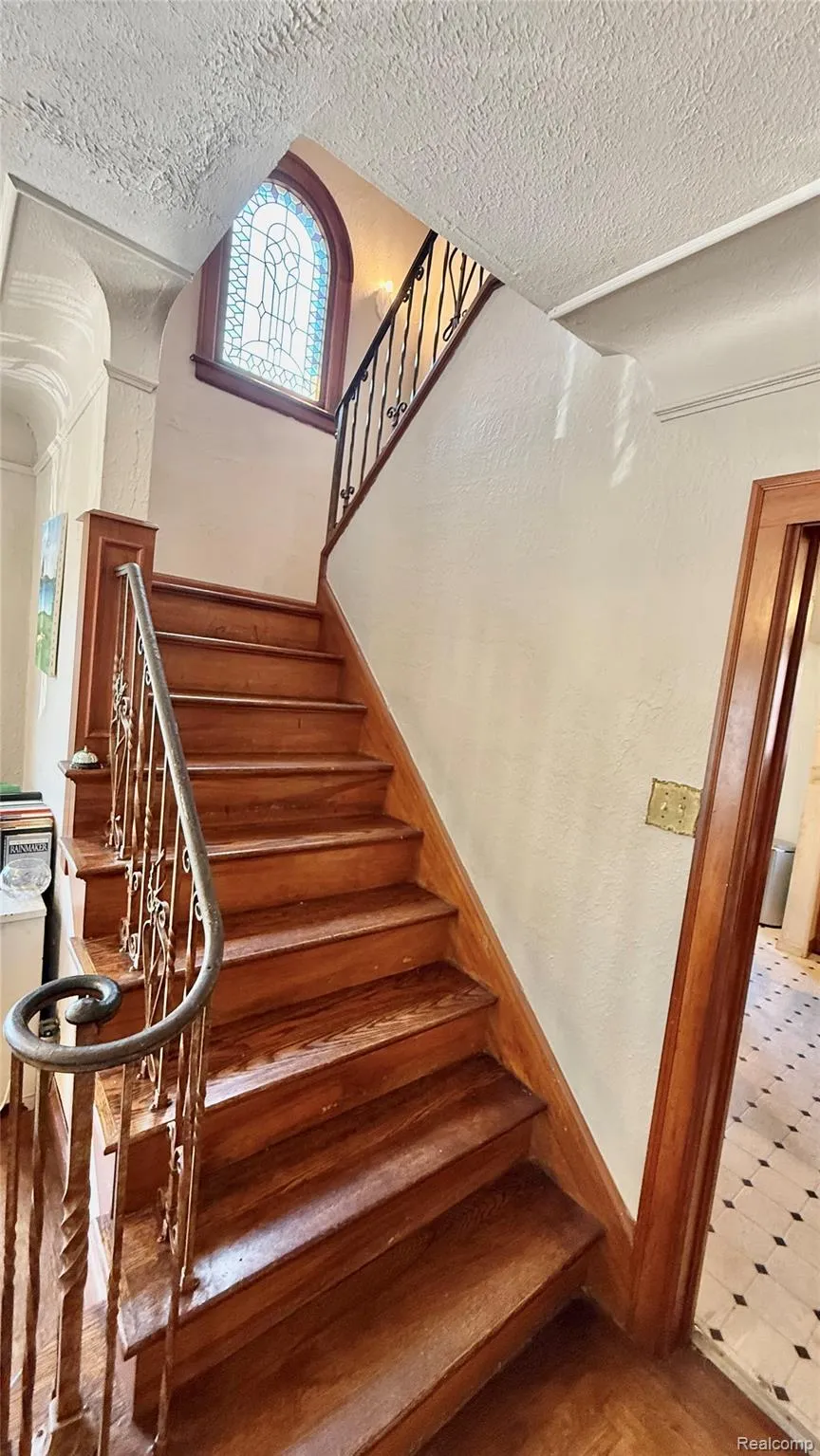 1305 Bedford Road Grosse Pointe Park City, MI 48230