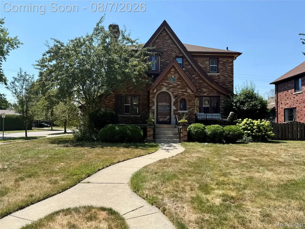 1305 Bedford Road Grosse Pointe Park City, MI 48230
