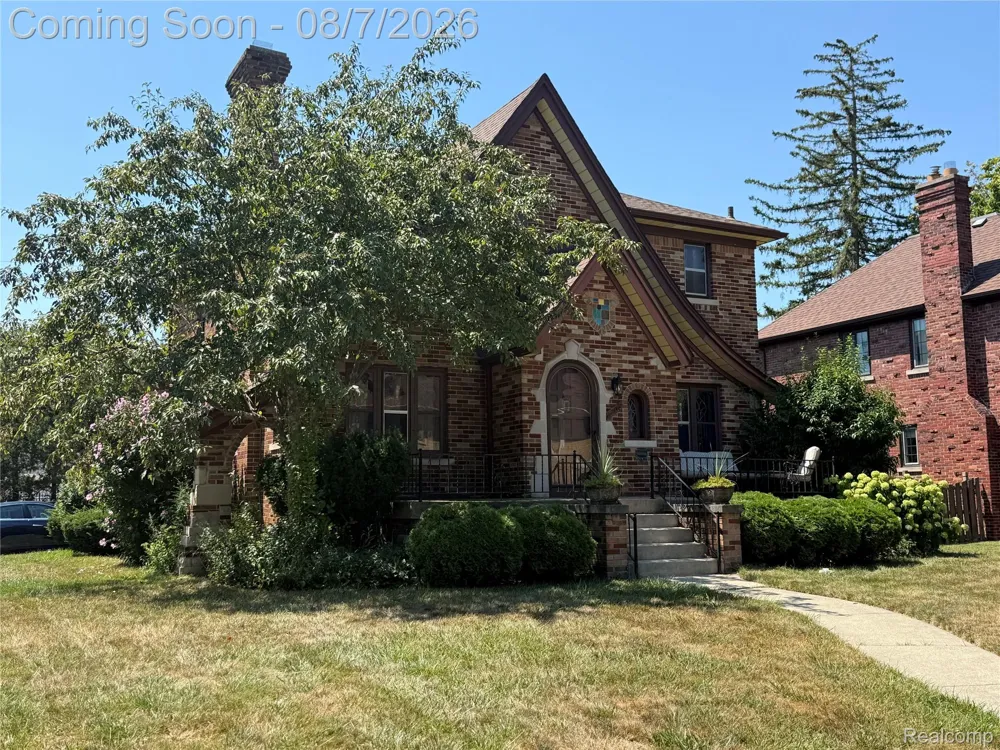 1305 Bedford Road Grosse Pointe Park City, MI 48230