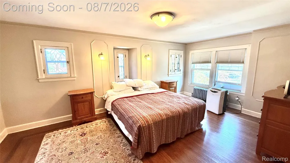 1305 Bedford Road Grosse Pointe Park City, MI 48230