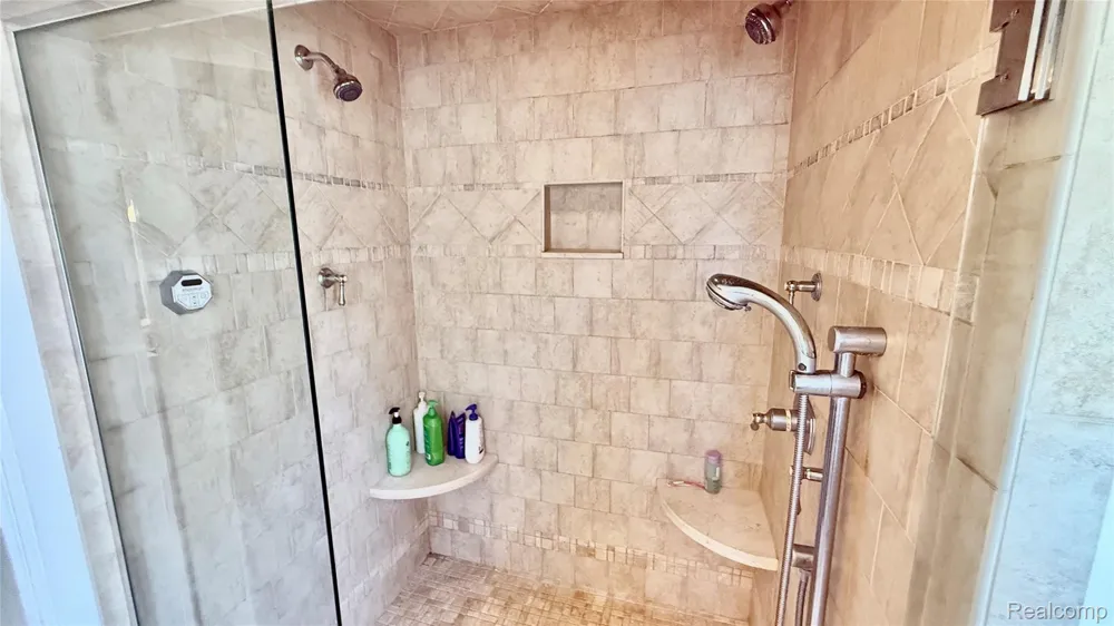 1305 Bedford Road Grosse Pointe Park City, MI 48230