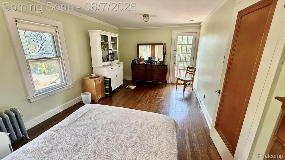 1305 Bedford Road Grosse Pointe Park City, MI 48230