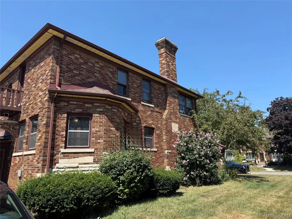 1305 Bedford Road Grosse Pointe Park City, MI 48230