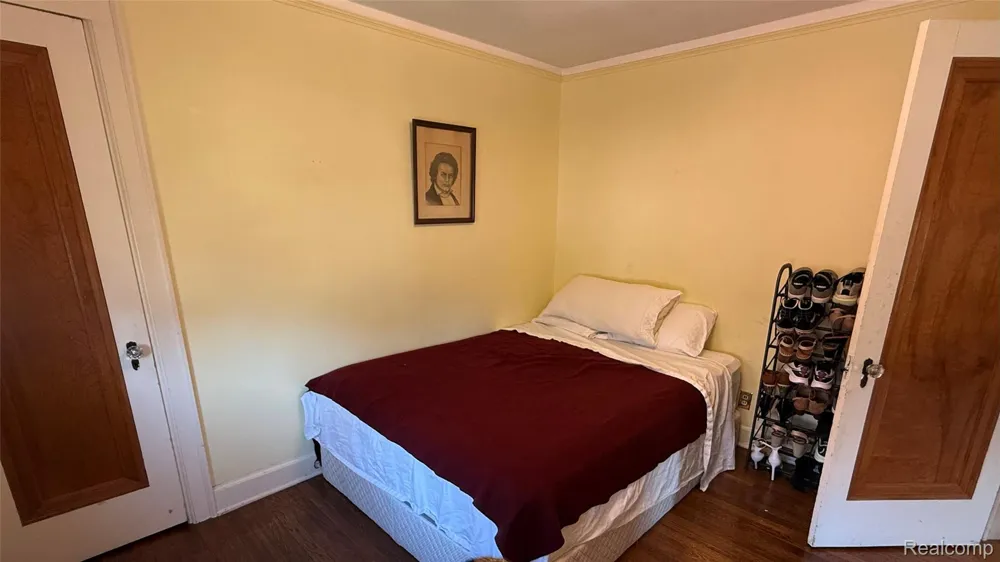 1305 Bedford Road Grosse Pointe Park City, MI 48230