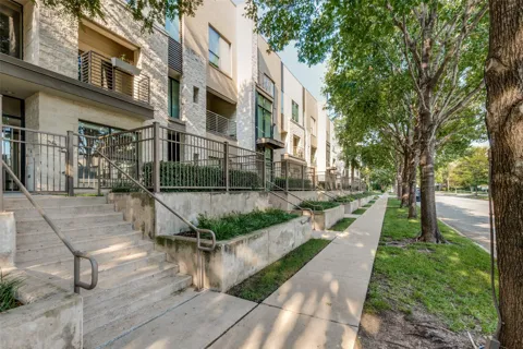 4111 Newton Avenue #25