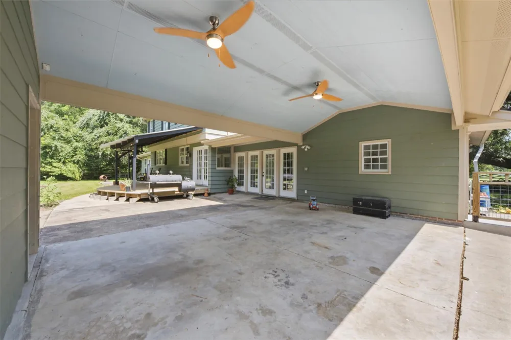 6998 Commander Roland Drive Hitchcock, TX 77563