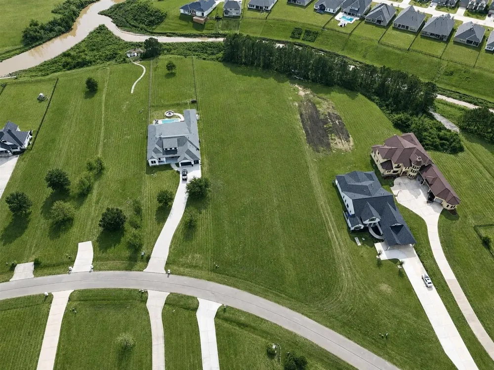 11697 Grand View Drive Montgomery, TX 77356