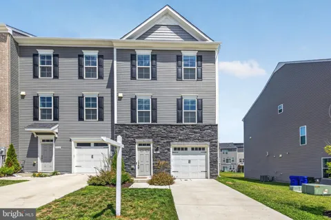 1042 HIGH POINT TRL