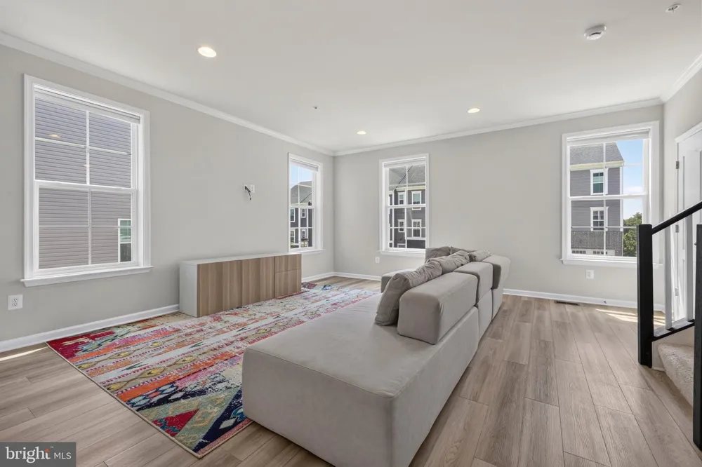 1042 HIGH POINT TRL Laurel, MD 20707