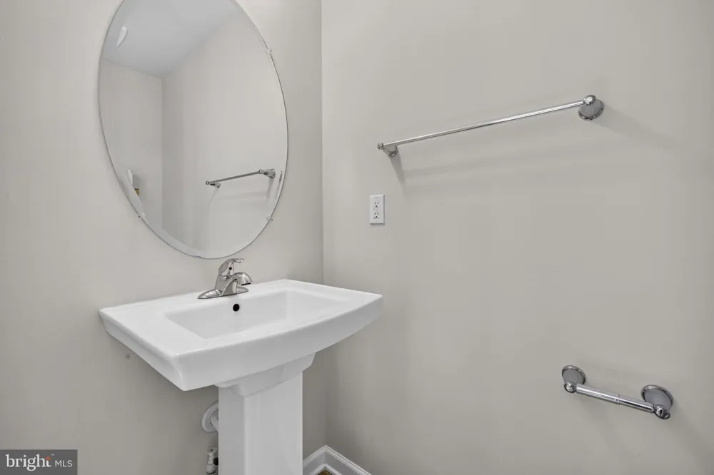 1042 HIGH POINT TRL Laurel, MD 20707