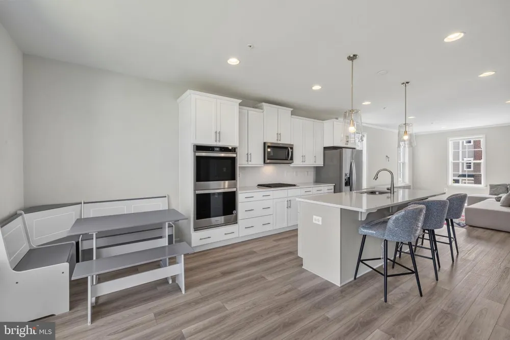 1042 HIGH POINT TRL Laurel, MD 20707