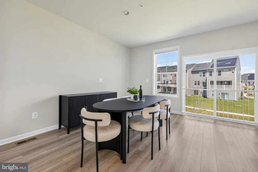 1042 HIGH POINT TRL Laurel, MD 20707
