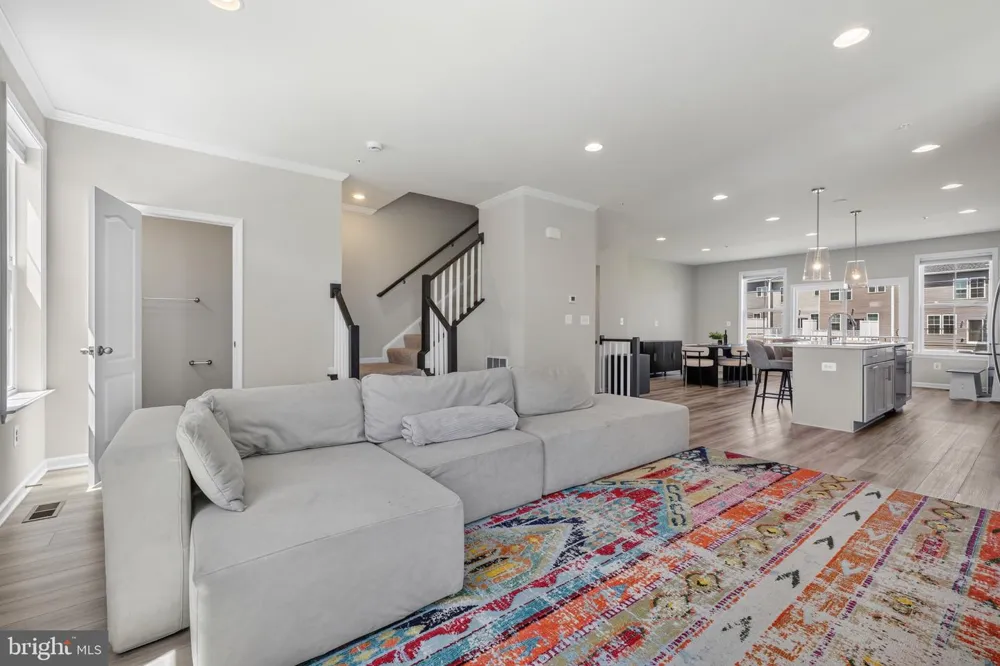 1042 HIGH POINT TRL Laurel, MD 20707