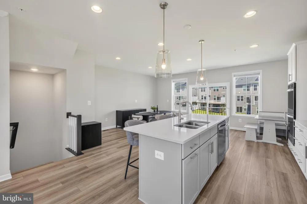 1042 HIGH POINT TRL Laurel, MD 20707