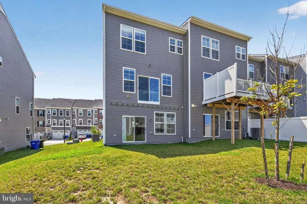 1042 HIGH POINT TRL Laurel, MD 20707
