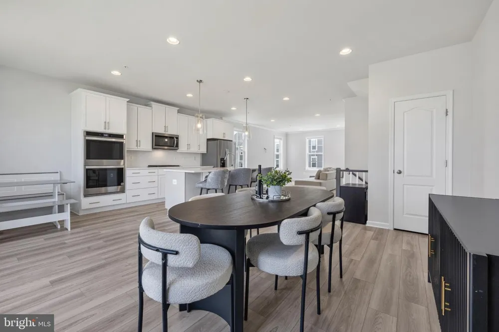1042 HIGH POINT TRL Laurel, MD 20707