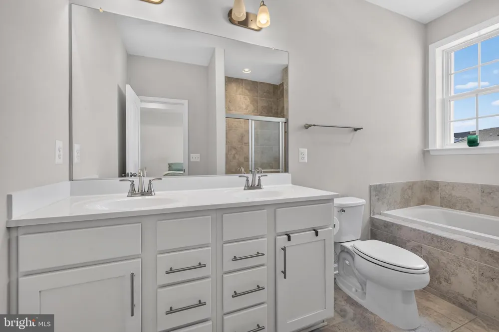 1042 HIGH POINT TRL Laurel, MD 20707