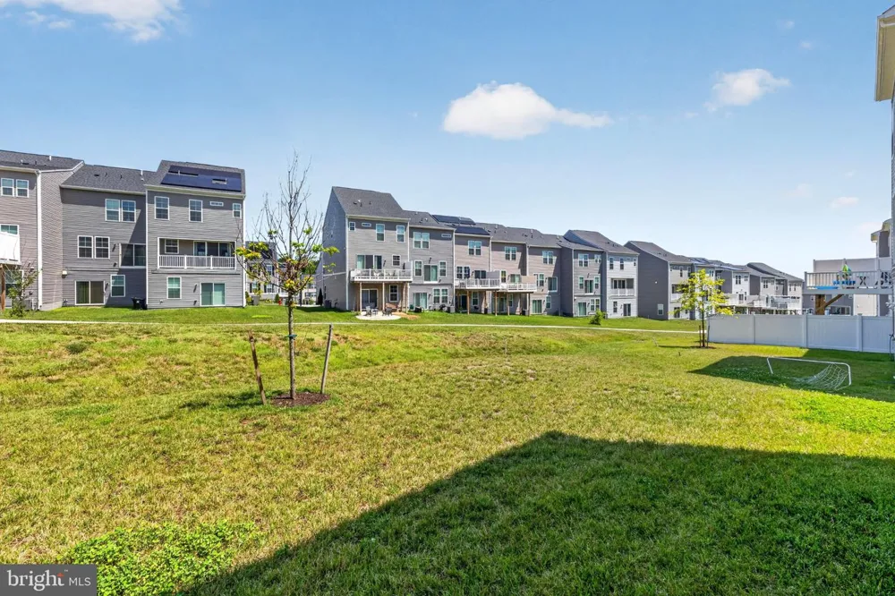 1042 HIGH POINT TRL Laurel, MD 20707