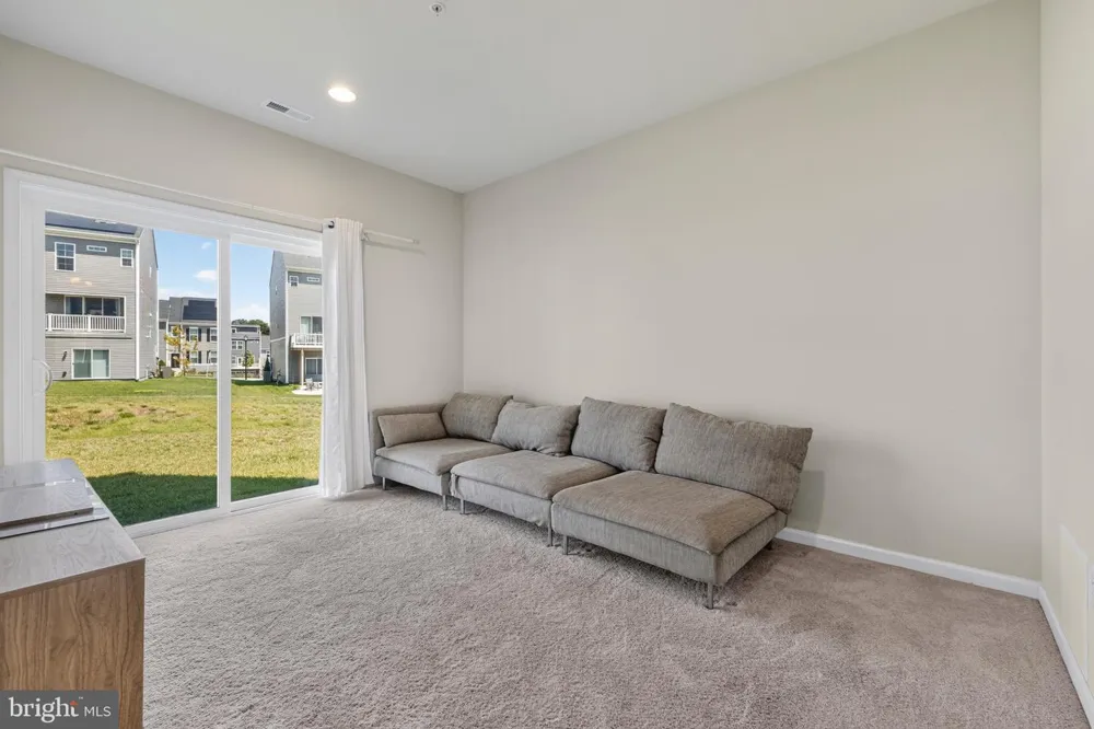 1042 HIGH POINT TRL Laurel, MD 20707
