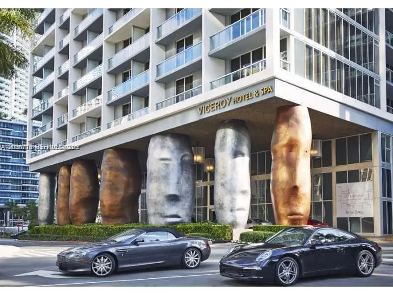 475 Brickell Ave #2511 Miami, FL 33131