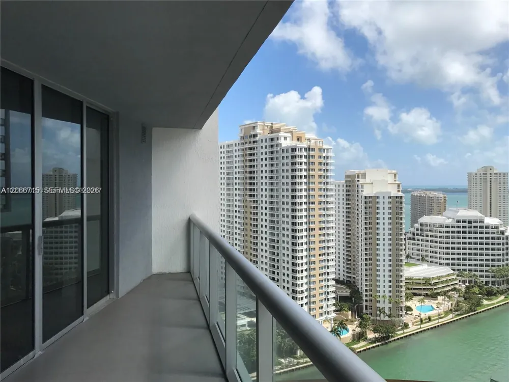 475 Brickell Ave #2511 Miami, FL 33131
