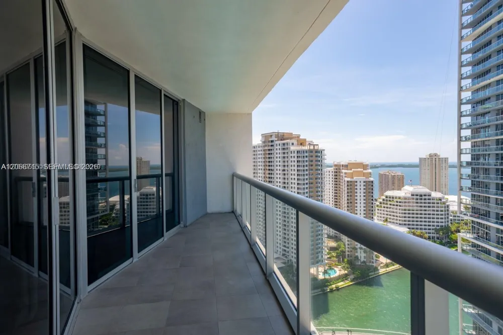 475 Brickell Ave #2511 Miami, FL 33131