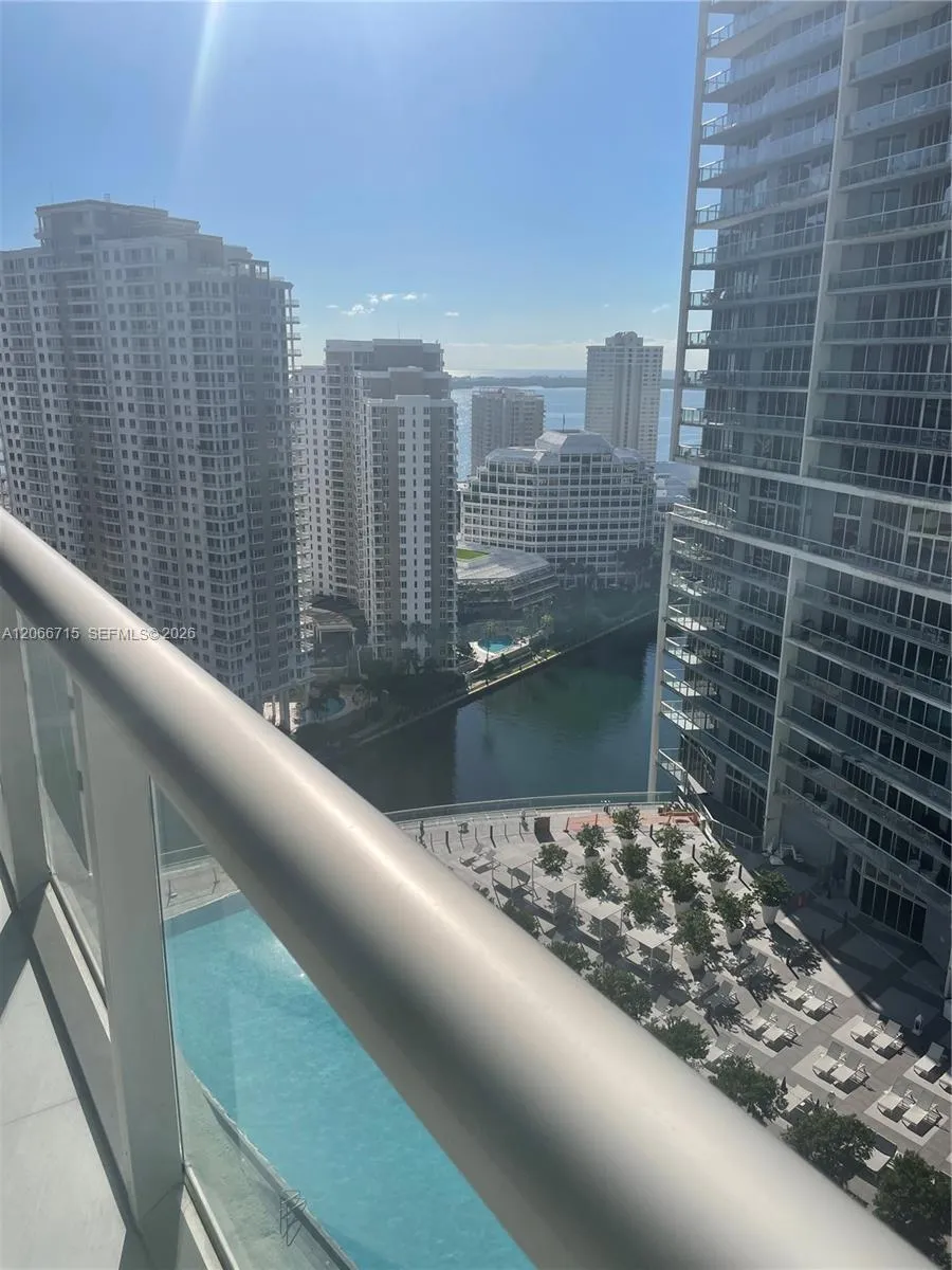 475 Brickell Ave #2511 Miami, FL 33131