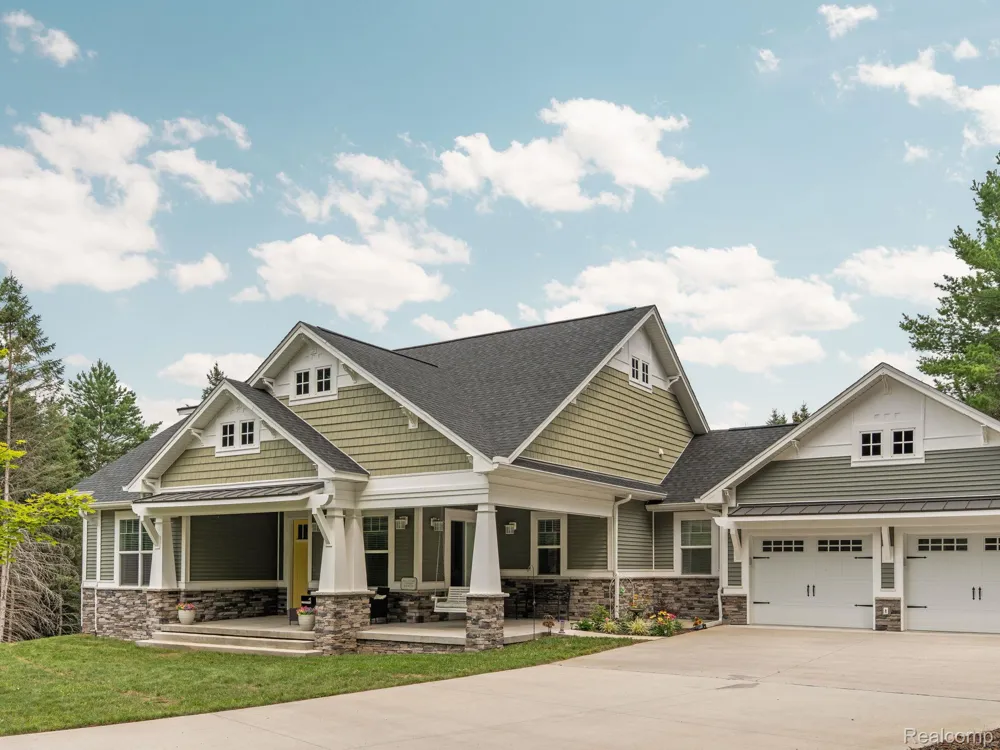 4082 County Road 612 NE Excelsior Township, MI 49646