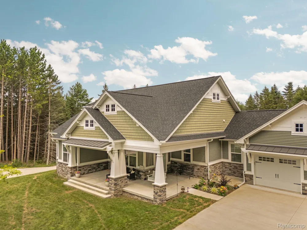 4082 County Road 612 NE Excelsior Township, MI 49646