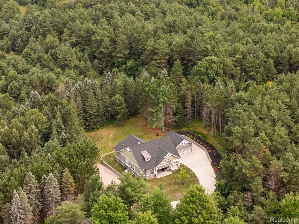 4082 County Road 612 NE Excelsior Township, MI 49646